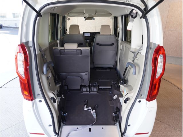 HONDA N BOX 2020 Image 31