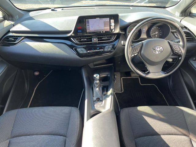 TOYOTA C-HR 2018 Image 31