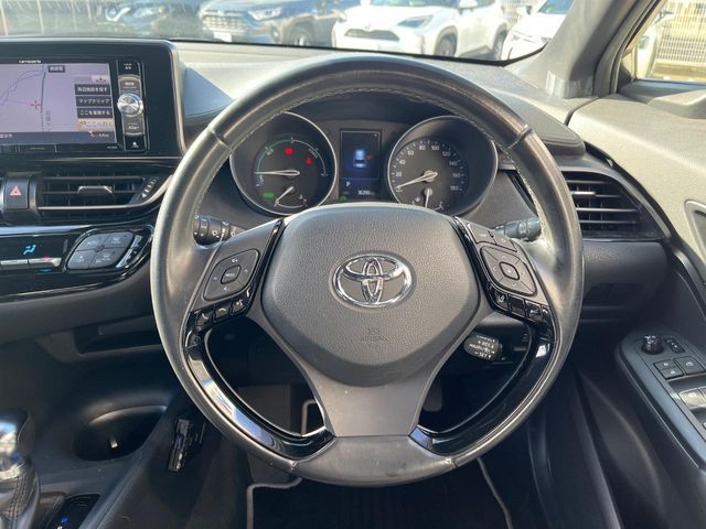 TOYOTA C-HR 2018 Image 31