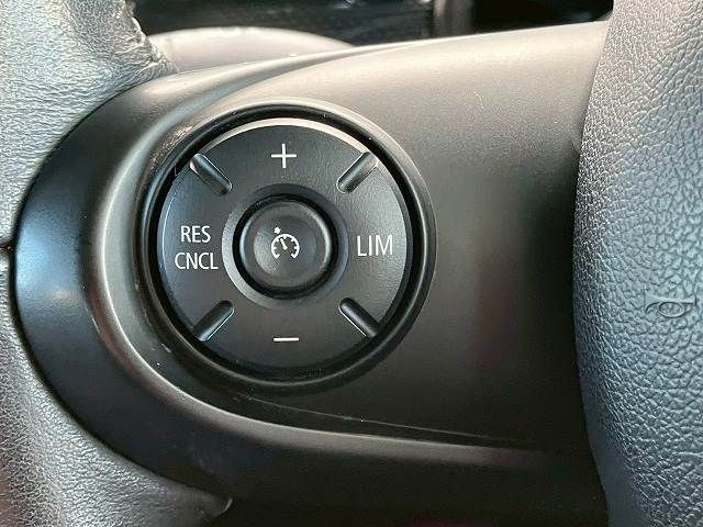 BMW MINI COOPER D CL 2016 Image 31