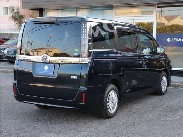 TOYOTA VOXY HYBRID 2014 Image 31