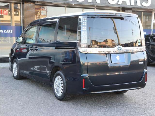 TOYOTA VOXY HYBRID 2014 Image 31