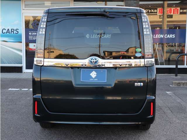 TOYOTA VOXY HYBRID 2014 Image 31