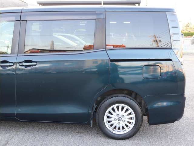 TOYOTA VOXY HYBRID 2014 Image 31