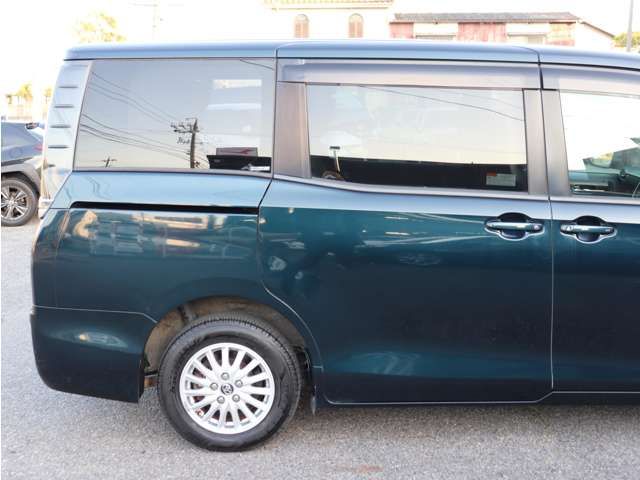 TOYOTA VOXY HYBRID 2014 Image 31