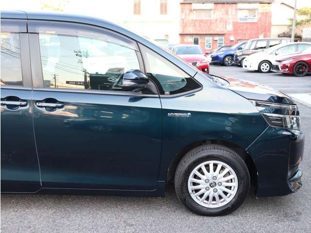 TOYOTA VOXY HYBRID 2014 Image 31