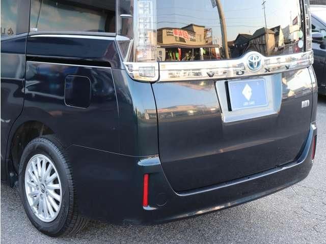 TOYOTA VOXY HYBRID 2014 Image 31