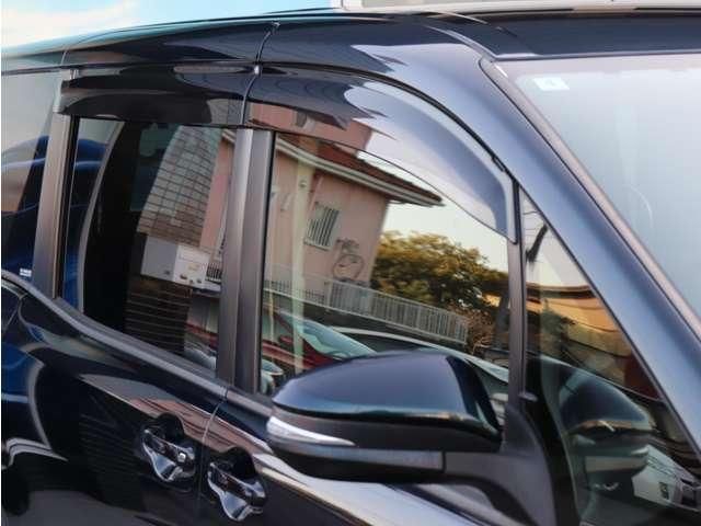 TOYOTA VOXY HYBRID 2014 Image 31