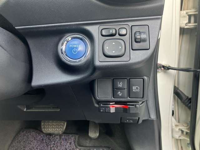 TOYOTA AQUA 2017 Image 31