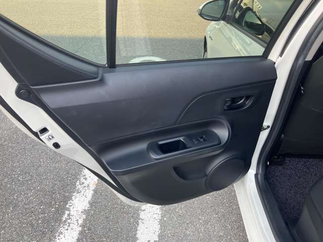 TOYOTA AQUA 2017 Image 31