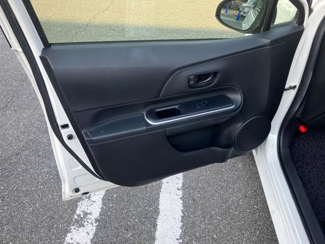 TOYOTA AQUA 2017 Image 31