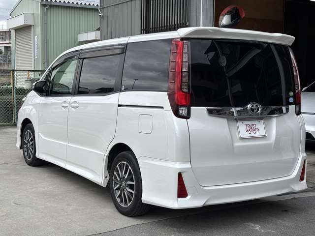 TOYOTA NOAH 2015 Image 31