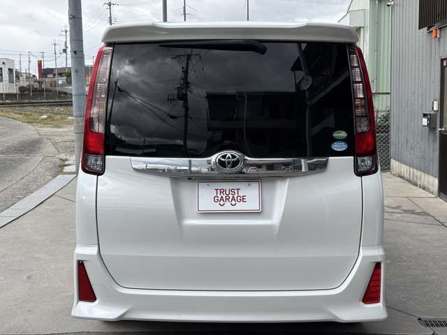 TOYOTA NOAH 2015 Image 31