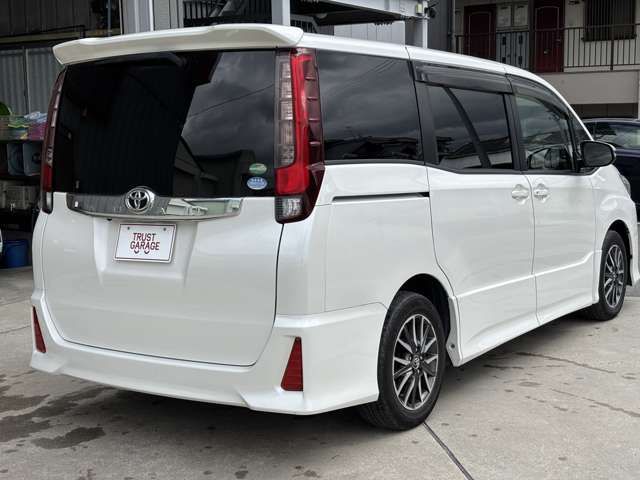 TOYOTA NOAH 2015 Image 31