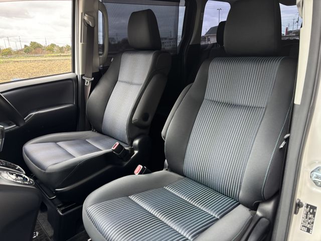 TOYOTA NOAH 2015 Image 31