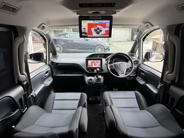 TOYOTA NOAH 2015 Image 31