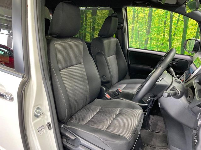 TOYOTA VOXY 2019 Image 31