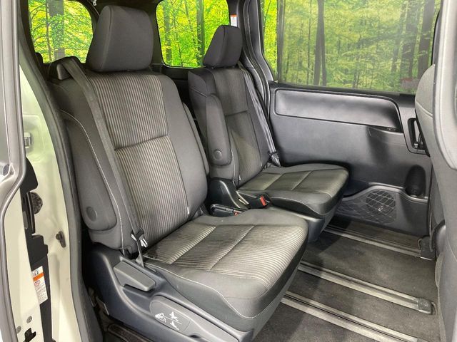 TOYOTA VOXY 2019 Image 31