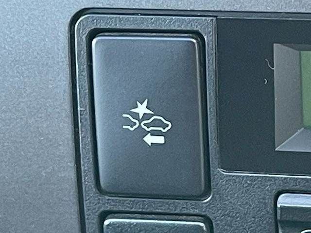 TOYOTA HIACE VAN 2WD 2022 Image 31