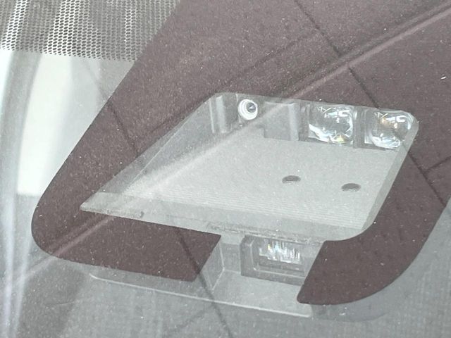 TOYOTA VITZ 2019 Image 31