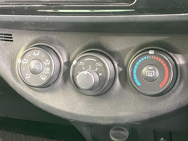 TOYOTA VITZ 2019 Image 31