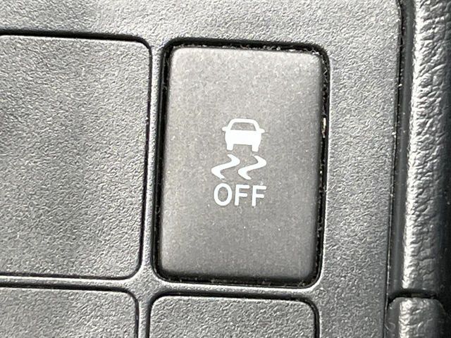 TOYOTA VITZ 2019 Image 31