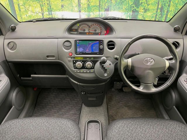 TOYOTA SIENTA 2012 Image 31