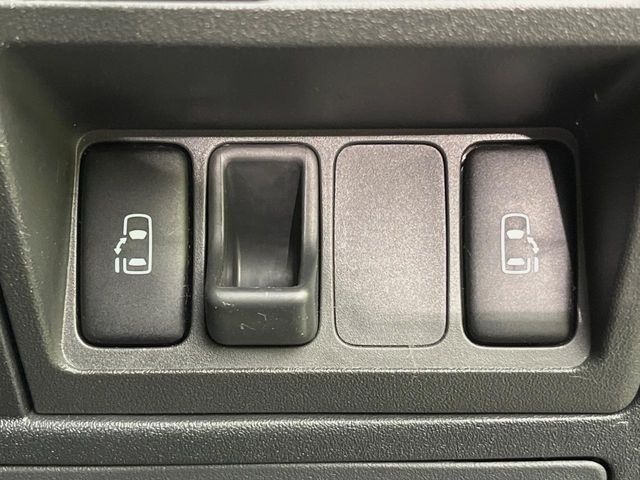 TOYOTA SIENTA 2012 Image 31