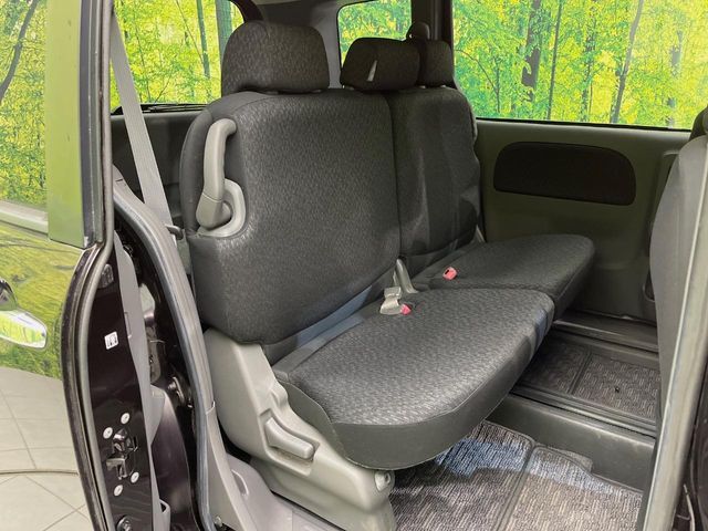 TOYOTA SIENTA 2012 Image 31