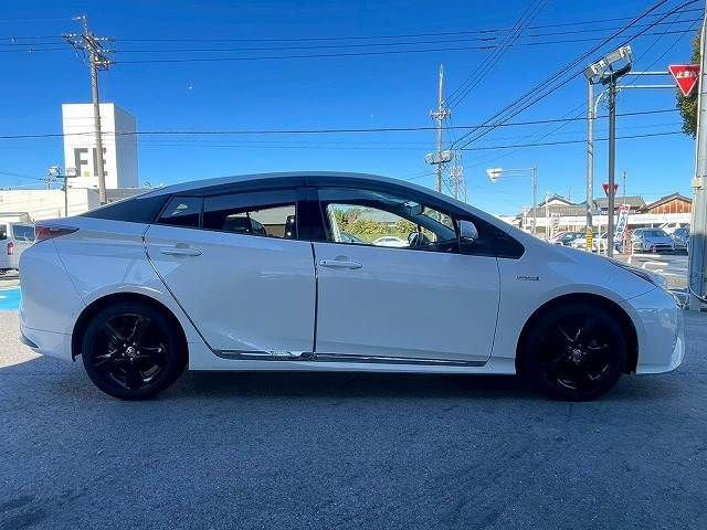 TOYOTA PRIUS 2016 Image 31