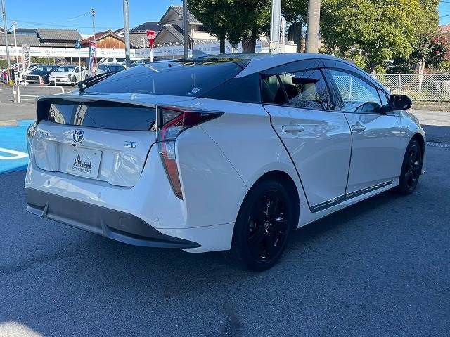 TOYOTA PRIUS 2016 Image 31