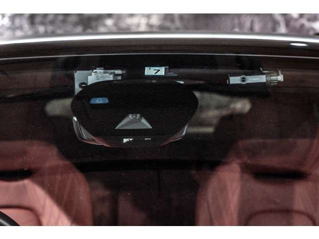 ASTON MARTIN SUV 2022 Image 31