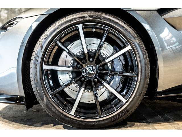 ASTON MARTIN ROADSTE 2023 Image 31