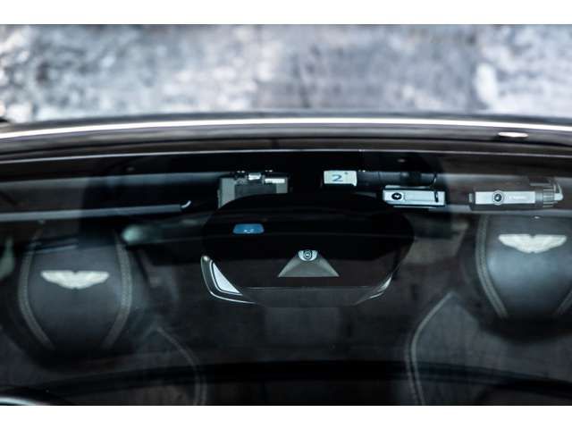 ASTON MARTIN SUV 2023 Image 31