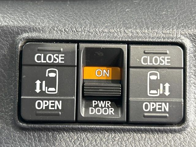 TOYOTA SIENTA HYBRID 2017 Image 31