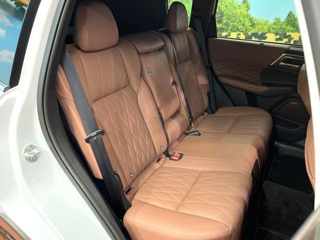 MITSUBISHI OUTLANDER PHEV 2025 Image 31