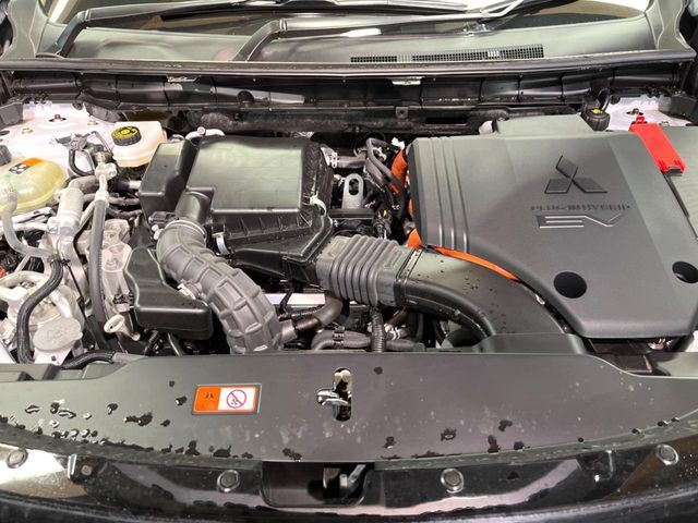 MITSUBISHI OUTLANDER PHEV 2025 Image 31