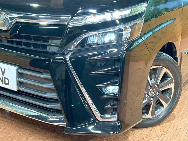 TOYOTA VOXY 2018 Image 31