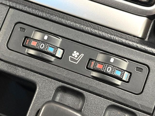 TOYOTA LANDCRUISER PRADO 2022 Image 31