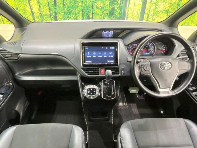 TOYOTA NOAH 2018 Image 31