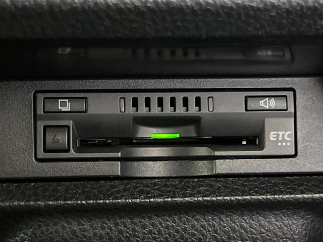 TOYOTA NOAH 2018 Image 31