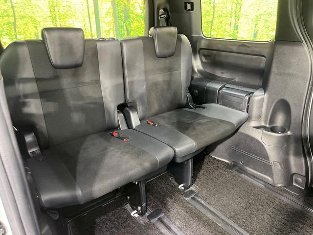 TOYOTA NOAH 2018 Image 31