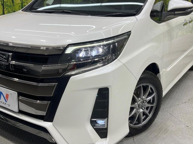 TOYOTA NOAH 2018 Image 31