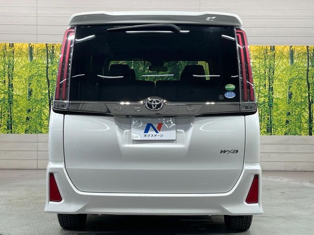 TOYOTA NOAH 2018 Image 31