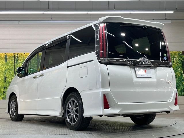 TOYOTA NOAH 2018 Image 31