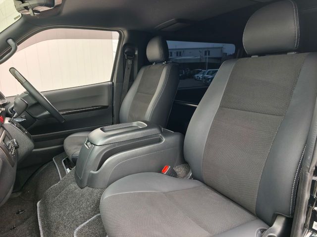 TOYOTA HIACE VAN 2WD 2024 Image 31