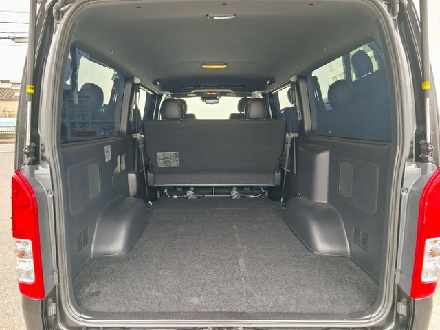 TOYOTA HIACE VAN 2WD 2024 Image 31