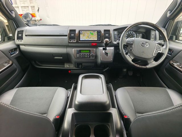 TOYOTA HIACE VAN 2WD 2024 Image 31