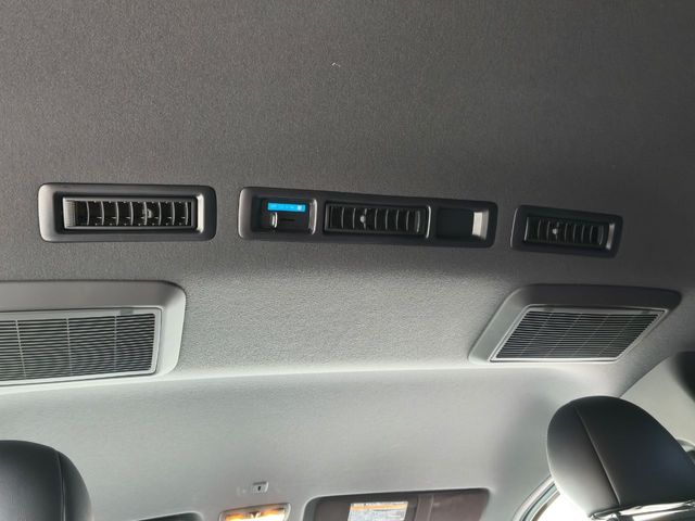 TOYOTA HIACE VAN 2WD 2024 Image 31