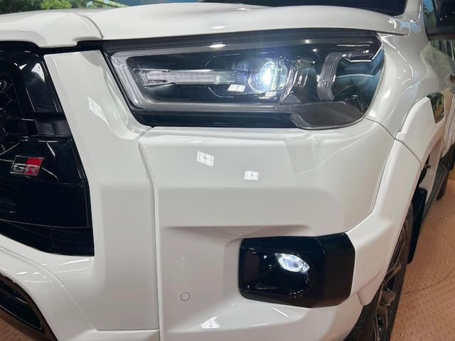 TOYOTA HILUX 4WD 2023 Image 31